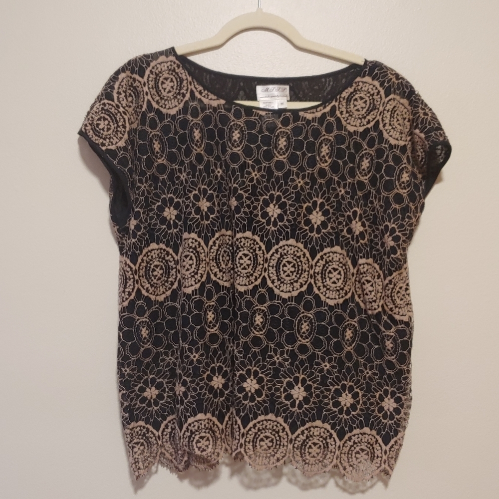 Max Studio crochet lace boho romantic black blouse